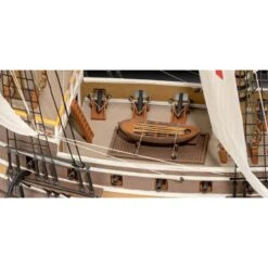 Revell Maquette Bateau English Man O'War -Jouets Modèles Magasin revell rv05429 english man o war 6